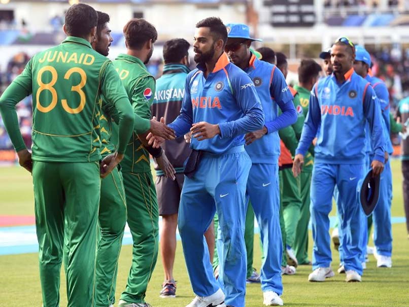 भारत की तरफ से खेलने वाले रिद्धिमान साहा ने भारत नहीं बल्कि इस टीम को बताया चैंपियंस ट्राफी की फेवरेट टीम 2 भारत की तरफ से खेलने वाले रिद्धिमान साहा ने भारत नहीं बल्कि इस टीम को बताया चैंपियंस ट्राफी की फेवरेट टीम 2
