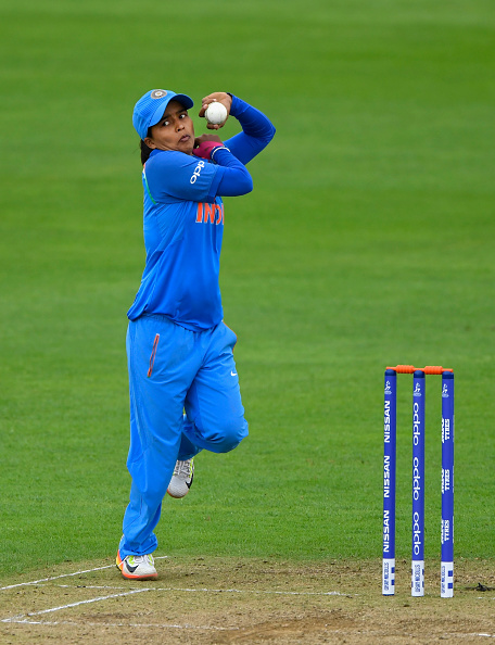 अश्विन और जड़ेजा को इस भारतीय महिला खिलाड़ी से लेनी चाहिए इंग्लैंड में गेंदबाजी करने की कोचिंग, मचा रही है धमाल 1 अश्विन और जड़ेजा को इस भारतीय महिला खिलाड़ी से लेनी चाहिए इंग्लैंड में गेंदबाजी करने की कोचिंग, मचा रही है धमाल 1