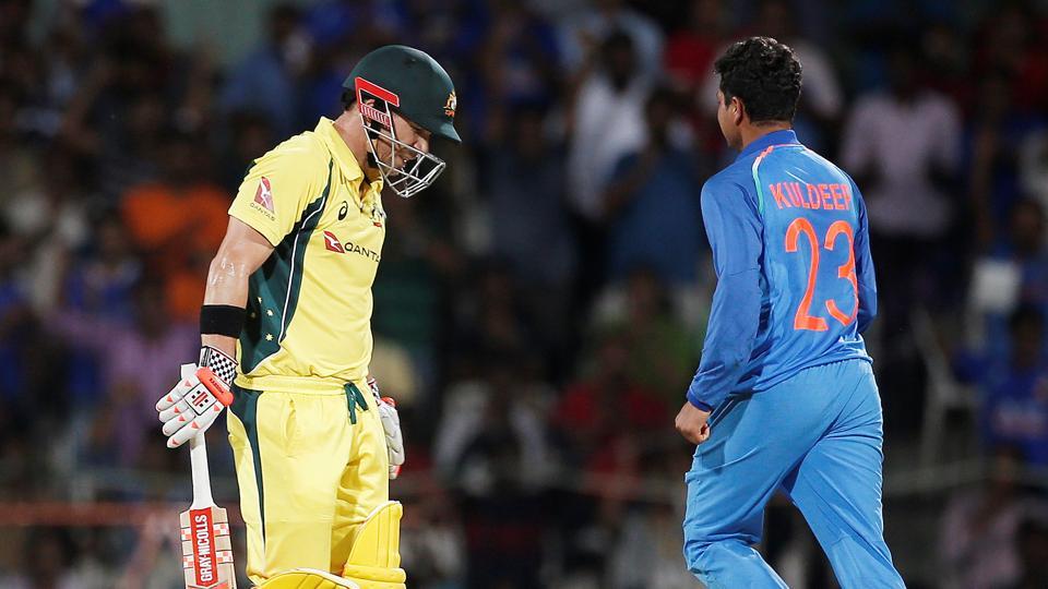 VIDEO: 14.6वें ओवर में भुवी कर गये कुछ ऐसा कि कप्तान विराट कोहली ने कैमरे के सामने ही दिखाया अपना गुस्सा