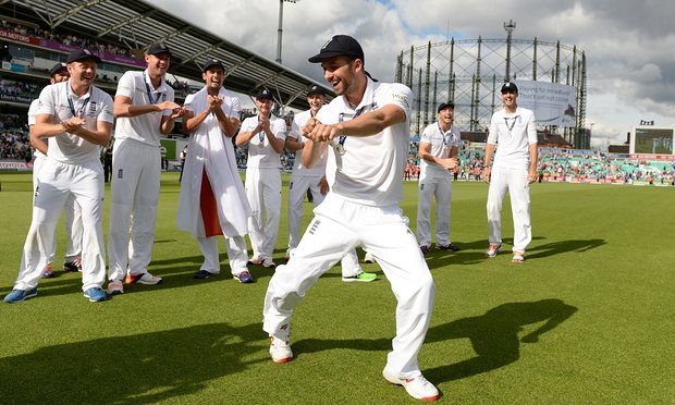 मैनचेस्टर टेस्ट : इंग्लैंड मजबूत, पाकिस्तानी पारी लड़खड़ाई 1