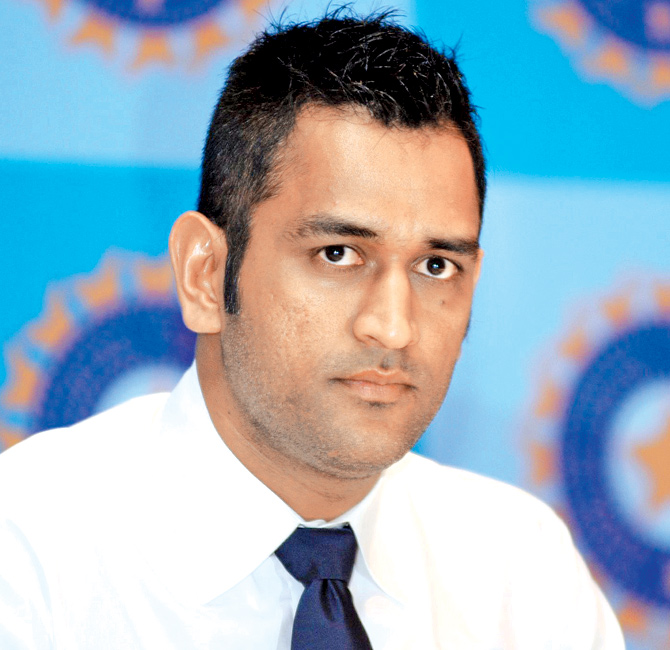 धोनी के प्रसंशको के लिए बुरी खबर: भारतीय कप्तान पर लगा गम्भीर आरोप 1