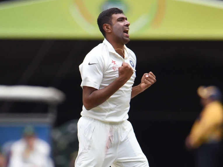 रिकार्ड्स: कोलकाता टेस्ट के पहले दिन आश्विन ने बनाया सबसे बड़ा रिकॉर्ड 1