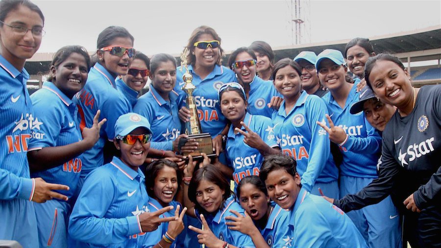 विडियो: हरमनप्रीत कौर ने आख़िरी ओवर में भारत को दिलाई रोमांचक जीत 1