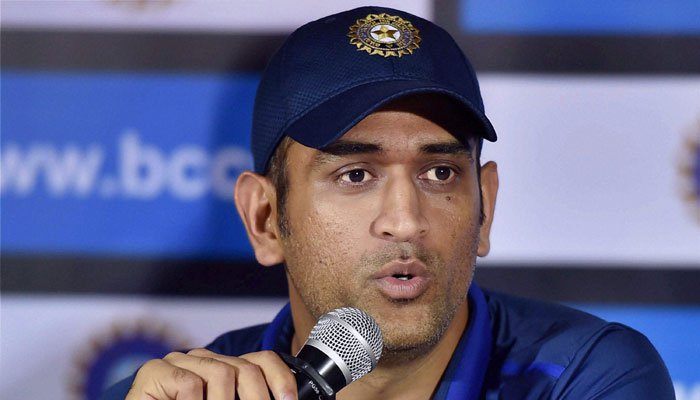 फिटनेस के सवालों पर भारतीय टीम के कप्तान महेंद्र सिंह धोनी ने तोड़ी अपनी चुप्पी 1