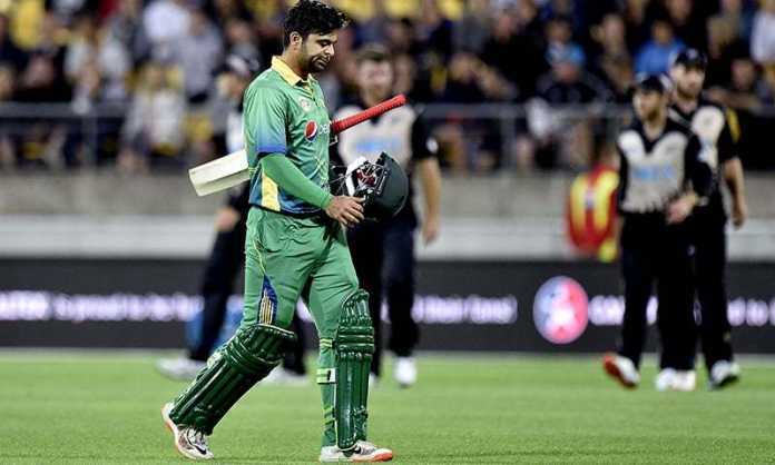 विराट कोहली से खुद की तुलना करने पर प्रसंशको ने जमकर उड़ाया पाकिस्तानी क्रिकेटर अहमद शहजाद का मज़ाक 1