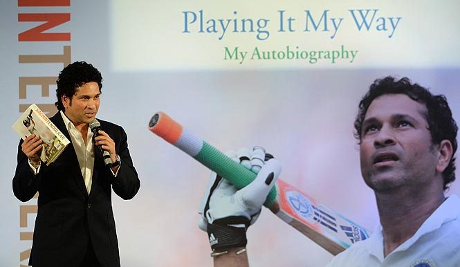 सचिन तेंदुलकर की ऑटोबायोग्राफी ''प्लेइंग इट माय वे'' कों साल की सबसे बढ़िया किताब का अवार्ड मिला 1