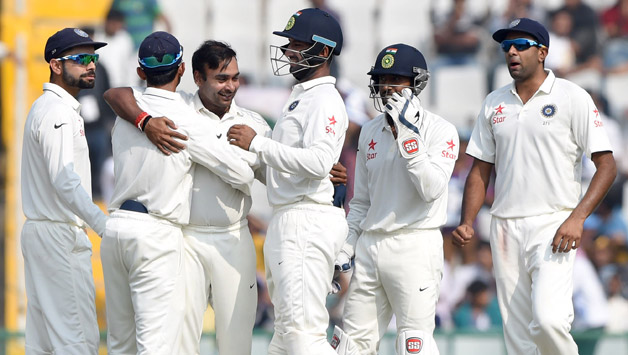 बांग्लादेश के साथ होने वाले एकलौते टेस्ट से पहले भारतीय टीम को लगा बड़ा झटका, दिग्गज खिलाड़ी हुआ बाहर 1