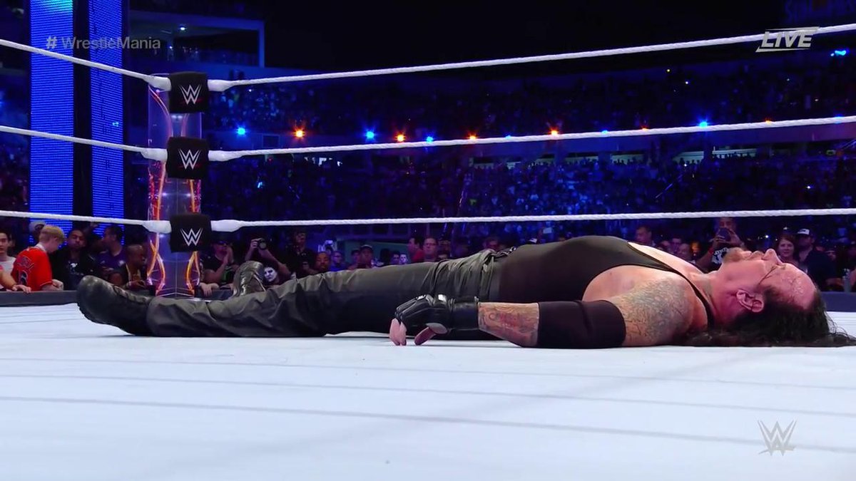WWE रेसलमैनिया रिजल्ट : अंडरटेकर और रोमन रेन्स के मुकाबलें में देखने को मिले पांच स्पीयर और फिर.... 8