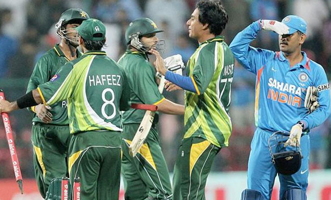 इतिहास के पन्नों से : आज के दिन ही पाकिस्तान ने क्रिकेट में भी दिखाया था सबसे पहली बार अपना दोगलापन, भारतीय बल्लेबाजो ने जीता हुआ मैच छोड़ कर खेलने से कर दिया था साफ इंकार 1