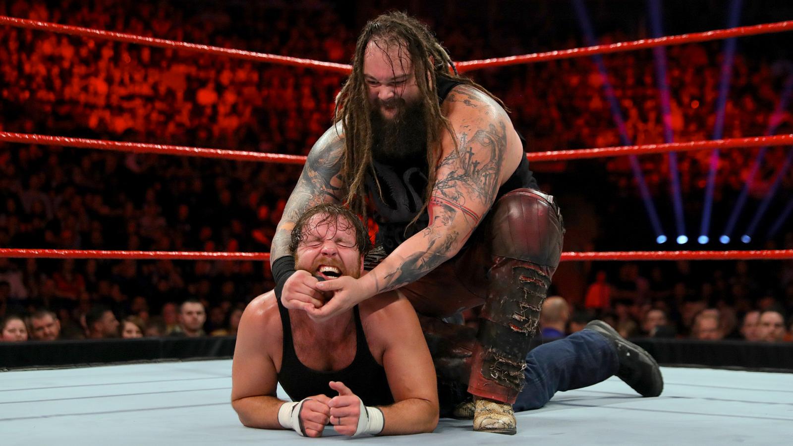 WWE RAW रिजल्ट्स : 9 मई 2017, दिग्गज रेसलर ने वापसी के साथ ही पूरा किया अपना बदला 13
