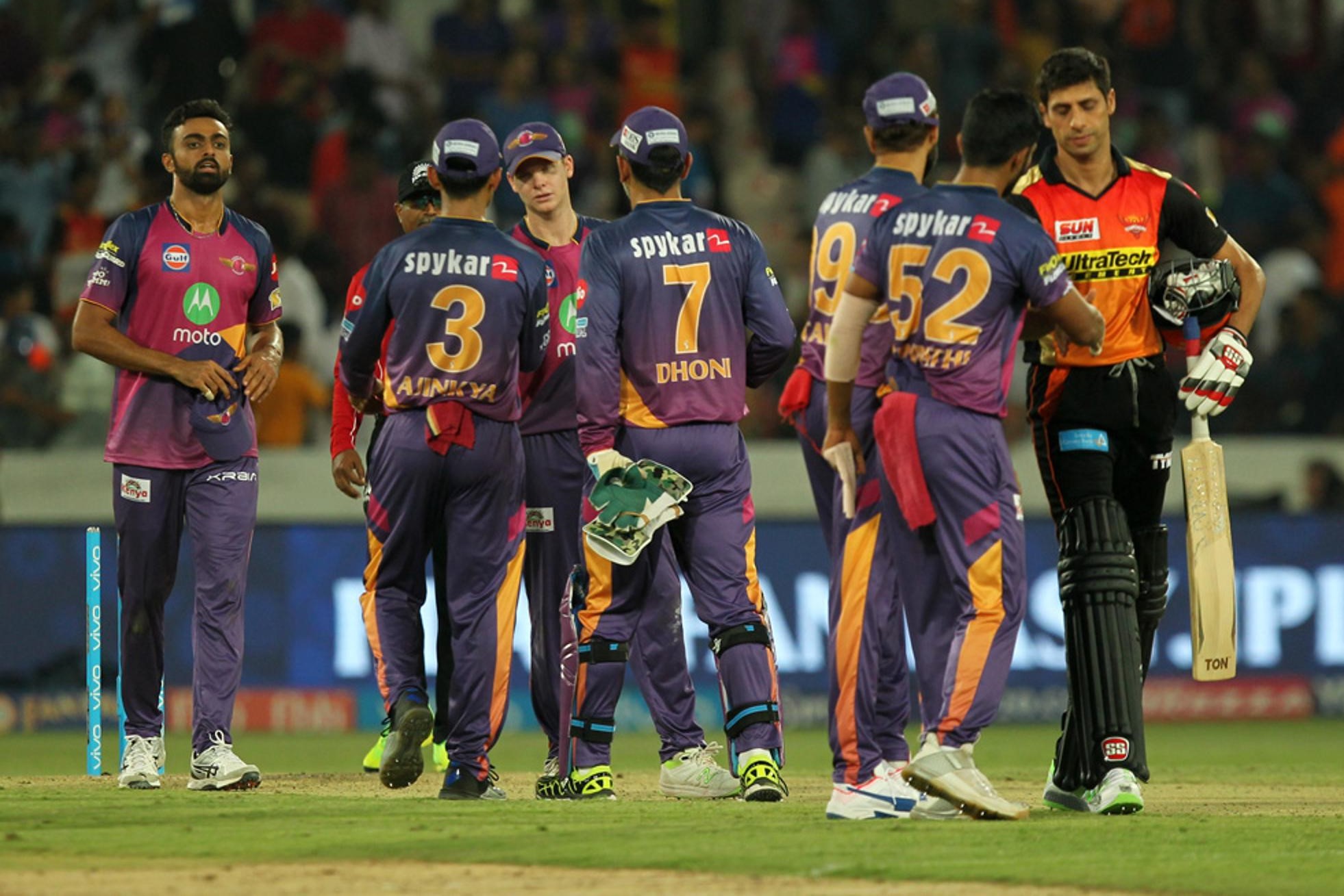 आईपीएल : डेविड वार्नर नहीं बल्कि हैदराबाद के इस खिलाड़ी की बस एक गलती की वजह से करना पड़ा टीम को हार का सामना 1