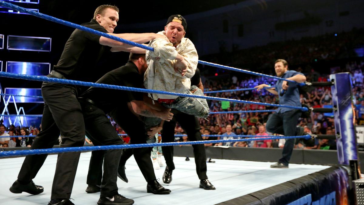 WWE SmackDown रिजल्ट्स : 28 जून 2017 : महिला मनी इन द बैंक का आख़िरकार हुआ फैसला 2 WWE SmackDown रिजल्ट्स : 28 जून 2017 : महिला मनी इन द बैंक का आख़िरकार हुआ फैसला 2