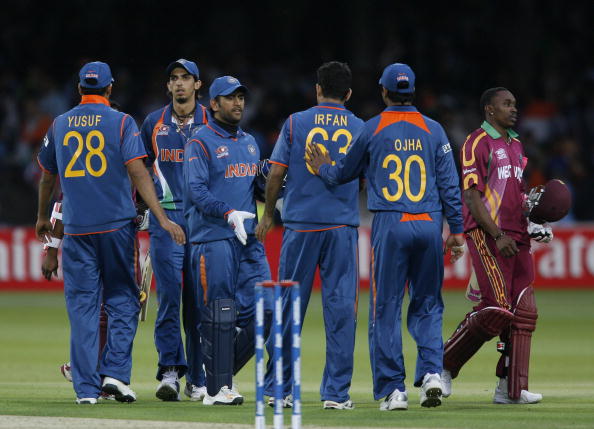 भारतीय टीम से मिलने पहुंचे ड्वेन ब्रावो दिया सभी को एक बड़ा सरप्राइज, बीसीसीआई ने शेयर की तस्वीरे 5
