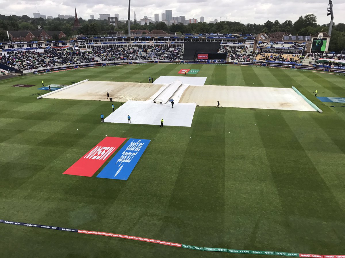 भारत-पाकिस्तान के मैच में बारिश ने डाली खलल 1