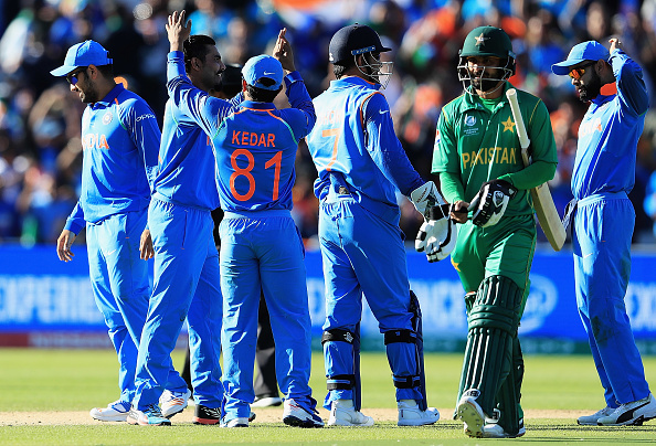 भारत बनाम पाकिस्तान: टॉस रिपोर्ट: भारत ने टॉस जीता पहले गेंदबाज़ी करने का फैसला किया 3