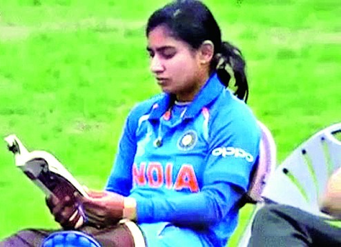 शर्मनाक: फाइनल से पहले इंग्लैंड के पूर्व कप्तान नासिर हुसैन ने बनाया भारतीय कप्तान मिताली राज का सरेआम मजाक! 2