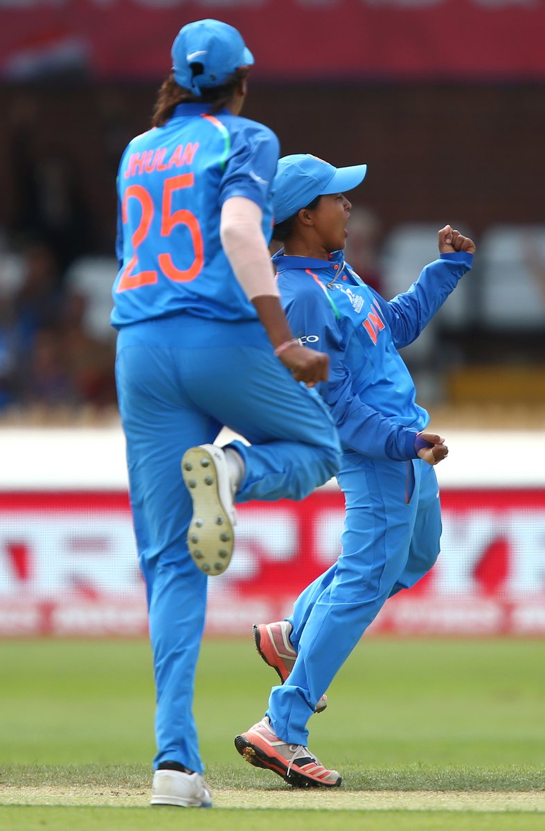 किसने क्या कहा: भारतीय महिला टीम ने लिया पाकिस्तान से चैम्पियन्स ट्राफी हार का बदला, सहवाग से रैना तक ने दी बधाई, लेकिन ये क्या कह गयी मयंती लैंगर 3