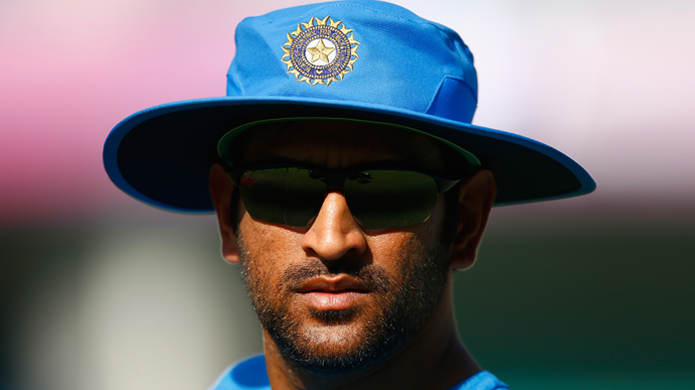 भारतीय टीम के पूर्व कप्तान एमएस धोनी बीसीसीआई से छुपकर कर रहे है ऐसे काम पकड़े जाने पर लेना पड़ सकता है सन्यास 4