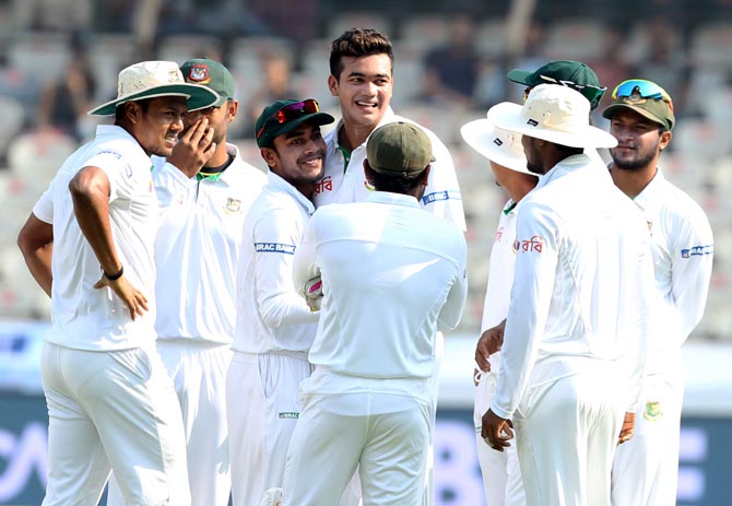 बांग्लादेश की टीम ने ऑस्ट्रेलिया के खिलाफ होने वाली टेस्ट सीरीज के पहले की दों बड़े खिलाड़ियों की छुट्टी 5