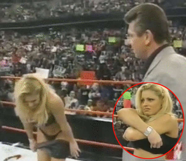PHOTOS: ये हैं WWE की कुछ ऐसी तस्वीरे जिन्हें कंपनी कभी आपको दिखाना नहीं चाहेगी, एक में जॉन सीना कर रहे हैं गंदी हरकत 2
