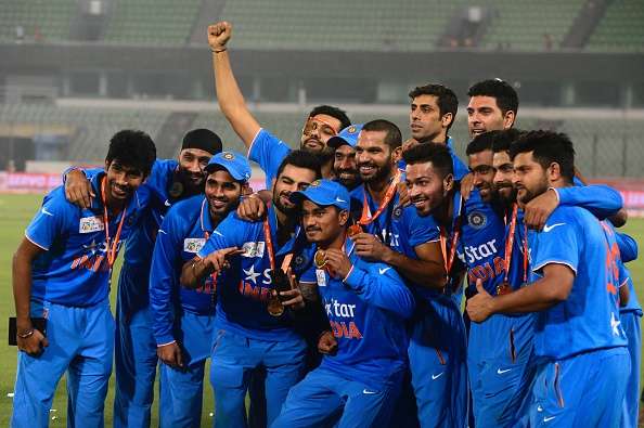 धोनी, रोहित और कोहली अब आईपीएल के अलावा इस विदेशी टी20 लीग में खेलते हुए आयेंगे नजर! 5