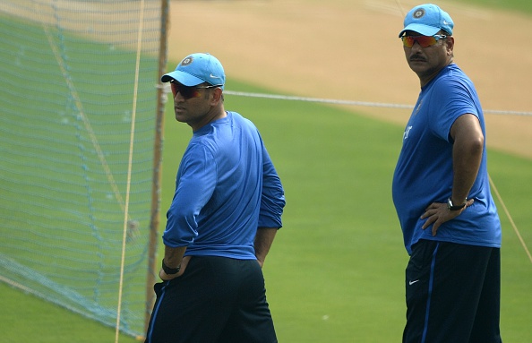 IND vNZ: कानपुर में दिखा धोनी का गेंदबाजी कौशल, टीम के लिए निभा रहे है अतिरिक्त स्पिनर की भूमिका 2