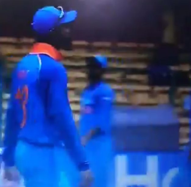 वीडियो : 9.2 ओवर में विराट कोहली ने खोया अपना आपा, लगाई मनीष पाण्डेय और हार्दिक पंड्या को फटकार 2