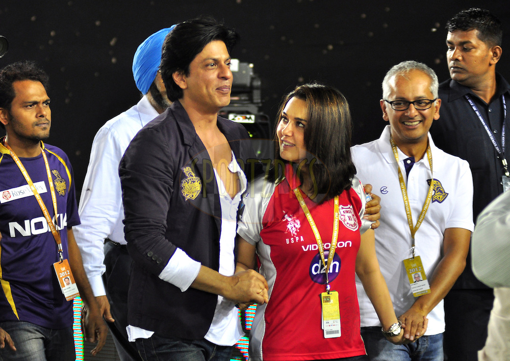 प्रिटी जिंटा ने शाहरुख खान की टीम को लेकर कहा कुछ ऐसा, कि सोशल मीडिया पर सभी ने उड़ाया प्रीटी का मजाक 4