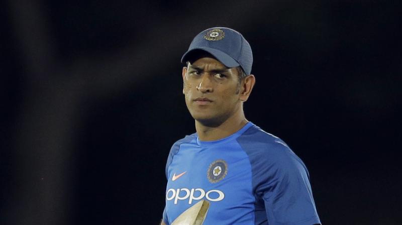 भारतीय क्रिकेट टीम के पूर्व कप्तान महेन्द्र सिंह धोनी को पद्म भूषण से नामांकित करने से है पूरा देश खुश, लेकिन ये शख्स है निराश 2