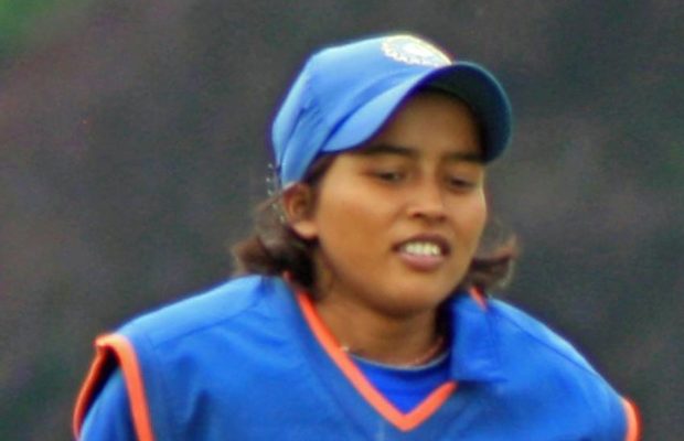 मोदी जी के जन्मदिन पर बीजेपी के कार्यकर्ताओं ने किया स्टार भारतीय महिला क्रिकेटर एकता बिष्ट का अपमान 5