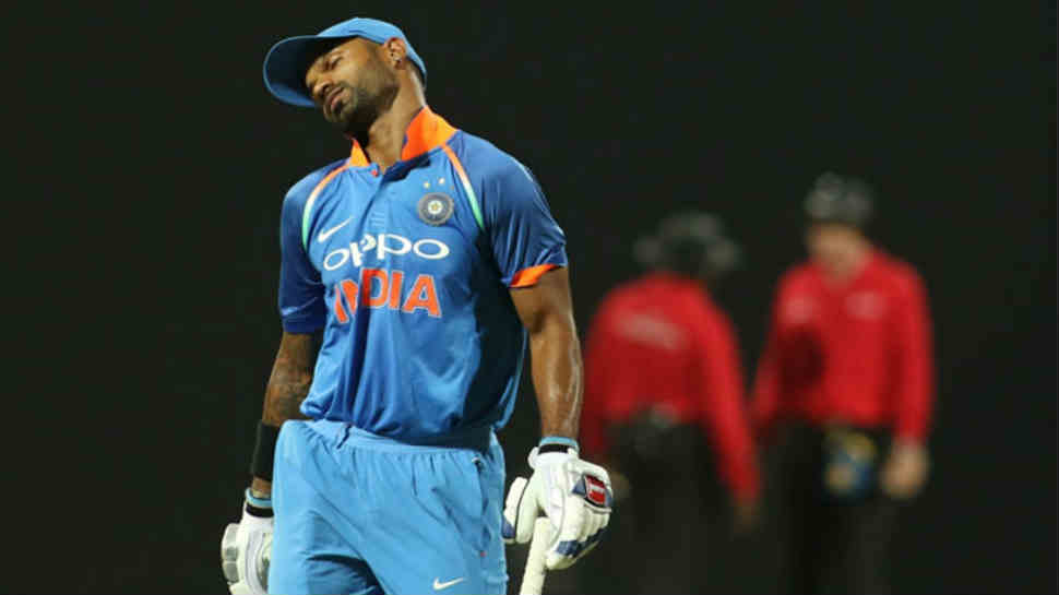 OMG- तीसरे टी-20 मैच के शुरू होने से ठीक पहले इस बात से डरे शिखर धवन, भारतीय टीम चिंतित 3