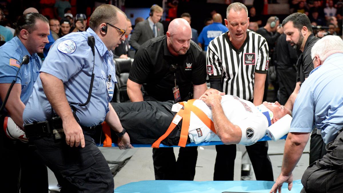 WWE NEWS: 20 फिट ऊपर से कूदने के बाद शेन मैकमोहन हुए चोटिल, शरीर के इन हिस्सों में आई चोटे 1