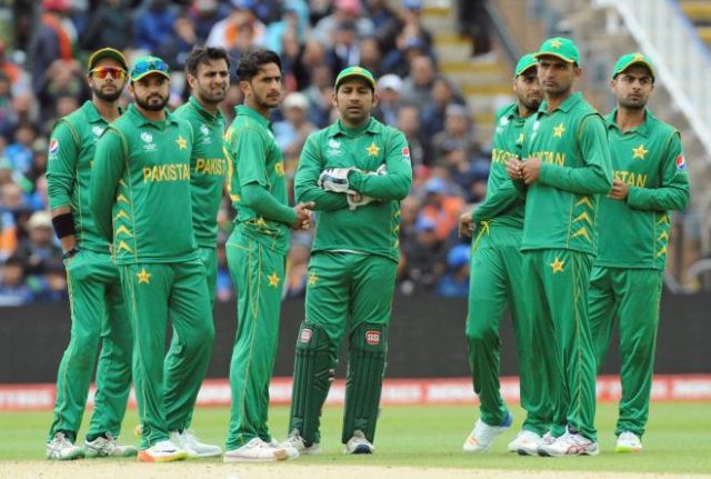 पाकिस्तान के इस गेंदबाज ने किया ऐतिहासिक कारनामा, 25 रन देकर झटके 9 विकेट, टूटने से बचा कुंबले का रिकॉर्ड 9