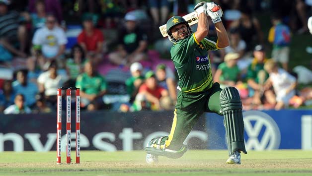 पाकिस्तान के शाहिद अफरीदी के नाम है टेस्ट क्रिकेट का सबसे बड़ा रिकॉर्ड जिसे नहीं तोड़ सके थे सहवाग 4