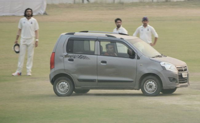 दिल्ली और यूपी के बीच रहे मैच के दौरान सुरक्षा में हुई बड़ी चुक, जा सकती थी गौतम गंभीर की जान 12