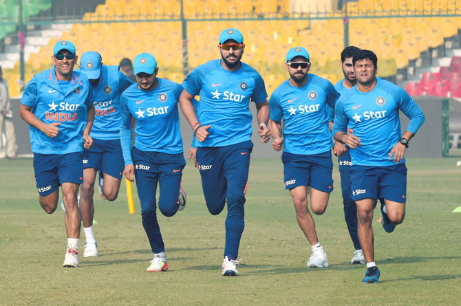 श्रीलंका के खिलाफ 3 वनडे के लिए भारतीय टीम की हुई घोषणा, कोहली को हटा इस खिलाड़ी को मिली टीम की कमान तो पहली बार डेब्यू करेंगे ये 2 खिलाड़ी 3