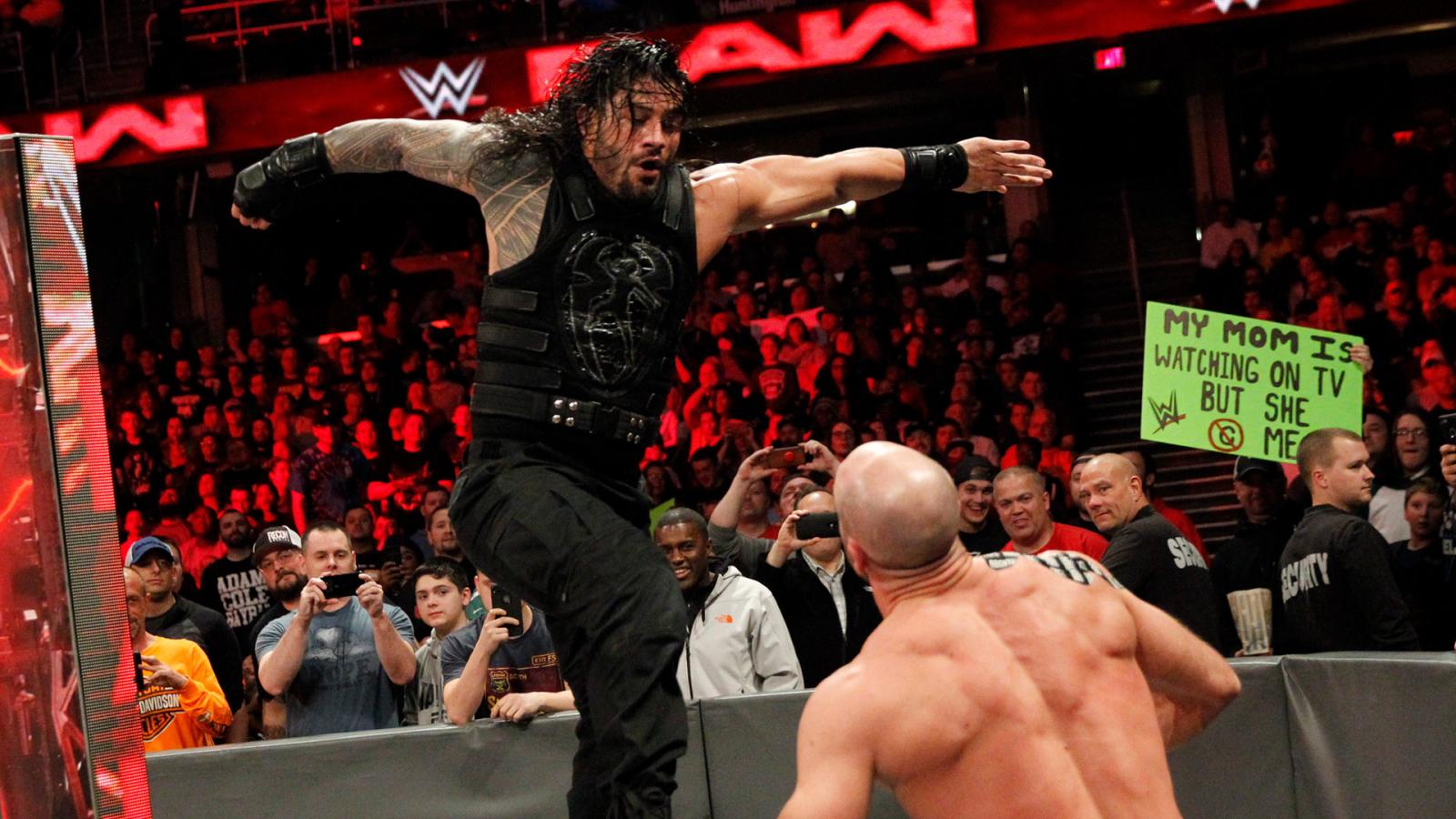 WWE NEWS: रॉ में सिजारो से हुए अपने मैच पर रोमन ने दी उन्हें बधाई, साथ में इस दिग्गज रेस्लर ने भी दोनों रेस्लरो को सराहा 1