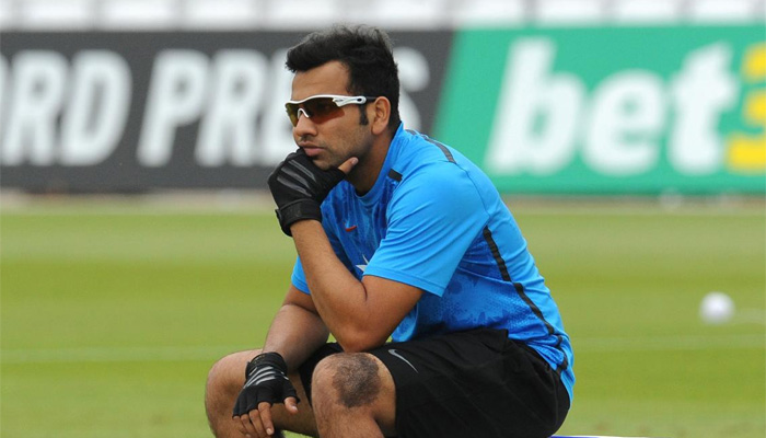 रोहित शर्मा ने श्रीलंकाई क्रिकेट प्रसंशक के लिए किया कुछ ऐसा बढ़ गयी श्रीलंकाई खिलाड़ियों के बीच भी इस दिग्गज की इज्जत 1