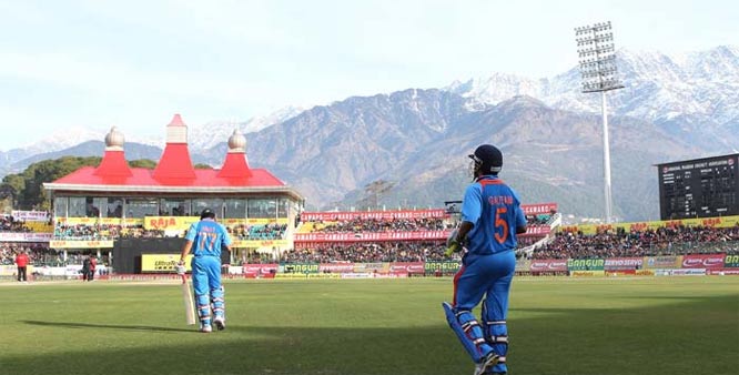 INDvSL: श्रीलंका से मिली शर्मनाक हार के बाद कप्तान रोहित शर्मा ने धोनी के लिए कहा कुछ ऐसा जीत लिया सभी का दिल 6