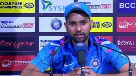 INDvSL: श्रीलंका से मिली शर्मनाक हार के बाद कप्तान रोहित शर्मा ने धोनी के लिए कहा कुछ ऐसा जीत लिया सभी का दिल 4