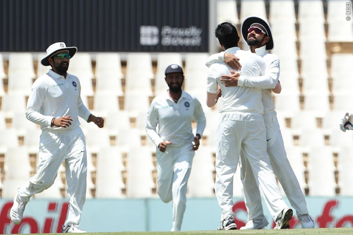 SAvIND: जसप्रीत बुमराह ने खोला राज मैदान पर शाम को ऐसा क्या हुआ था जो ड्रेसिंग रूम की तरफ गुस्से में दौड़े थे विराट कोहली 5 SAvIND: जसप्रीत बुमराह ने खोला राज मैदान पर शाम को ऐसा क्या हुआ था जो ड्रेसिंग रूम की तरफ गुस्से में दौड़े थे विराट कोहली 5