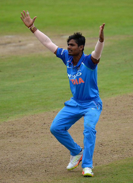 अंडर-19 क्रिकेट विश्व कप में सबसे ज्यादा विकेट लेने अनुकूल रॉय ने वर्तमान भारतीय टीम के इस दिग्गज खिलाड़ी को दिया अपनी सफलता का श्रेय 4