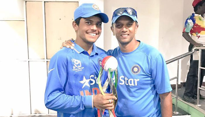 U 19 WORLD CUP: मैन आॅफ मैच का खिताब लेते हुए भारतीय कप्तान पृथ्वी शॉ ने अपने किसी खिलाड़ी को नहीं बल्कि इन्हें दिया इस जीत का पूरा-पूरा श्रेय 4