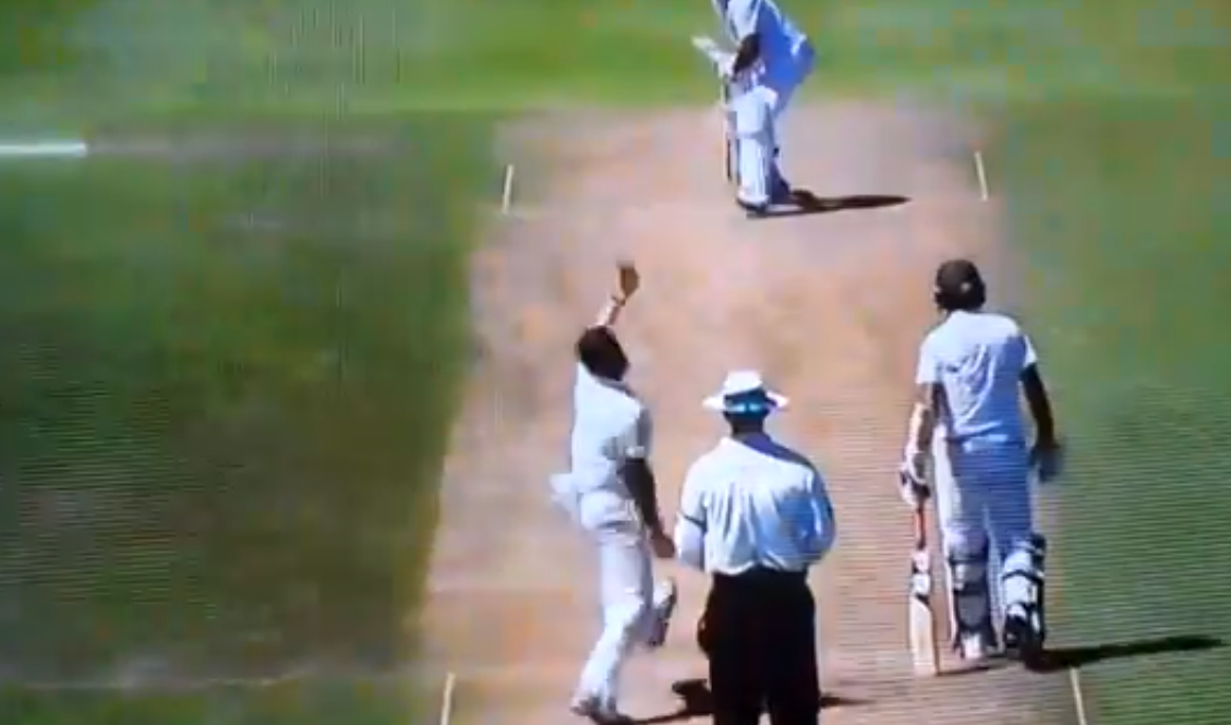 वीडियो: 50.2 ओवर में मोहम्मद शमी ने डाली इस साल की सर्वश्रेष्ठ गेंद बल्लेबाज और अम्पायर भी रह गये हैरान 2