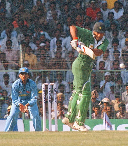 इतिहास के पन्नों से- पाकिस्तान के पूर्व सलामी बल्लेबाज सईद अनवर ने आज ही के दिन 21 साल पहले किया था ये बड़ा कारनामा 2