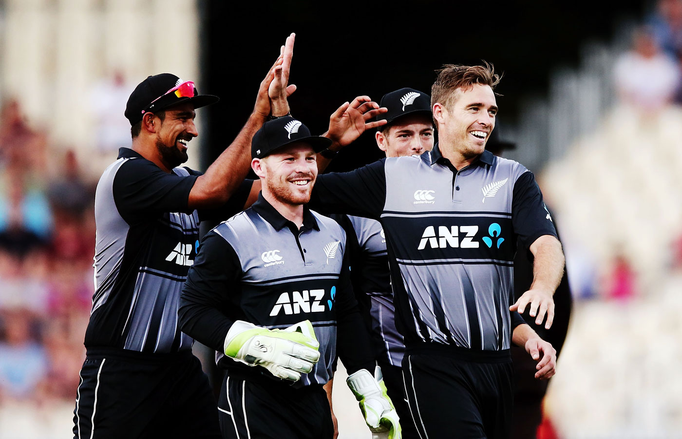 टी-20 ट्राई सीरीज- इंग्लैंड से हारकर भी फाइनल में पहुंची न्यूजीलैंड, जीतने के बाद भी बाहर हुआ इंग्लैंड 11