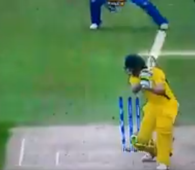 VIDEO:46.1 ओवर के दौरान,जब नागरकोटी की खतरनाक गेंद पर क्लीन बोल्ड हुआ यह कंगारु बल्लेबाज,देख खुद ही हो गया हैरान 3