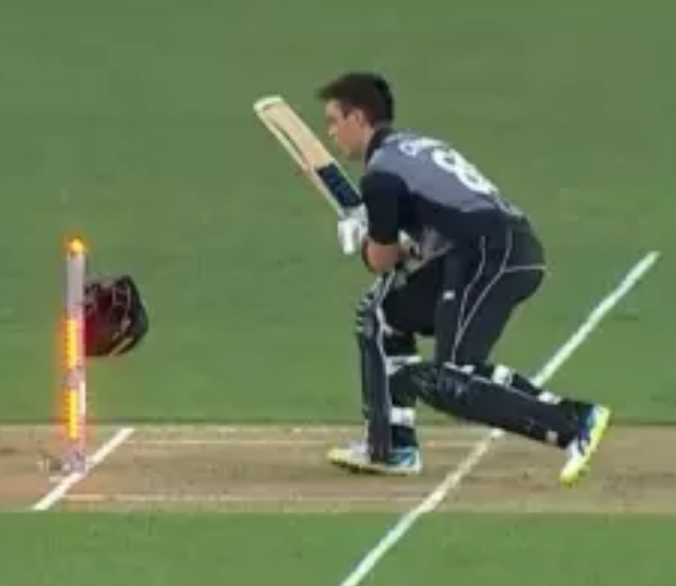 वीडियो : ऑस्ट्रेलिया के खिलाफ न्यूजीलैंड का यह बल्लेबाज हुआ काफी अजीबोगरीब तरह से आउट, देख के रह जायेंगे हैरान 1