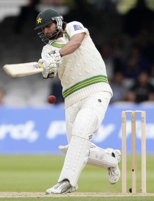 पाकिस्तान के शाहिद अफरीदी के नाम है टेस्ट क्रिकेट का सबसे बड़ा रिकॉर्ड जिसे नहीं तोड़ सके थे सहवाग 2