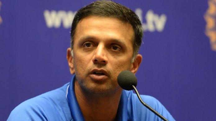 विश्वकप जीतने के बाद अब बीसीसीआई से इस बात से नाराज है राहुल द्रविड़, सरेआम व्यक्त किया अपनी निराशा 1